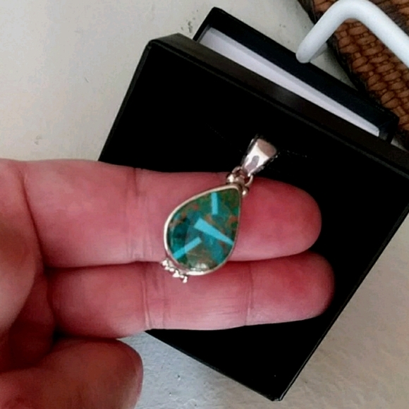 Beautiful Sterling & Turquoise Stone Pendant - Picture 4 of 5